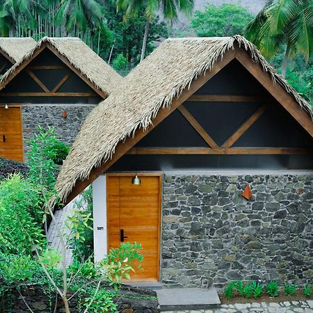Maayaa Riverside Villa By Kpm Tripenta Attappādi Esterno foto