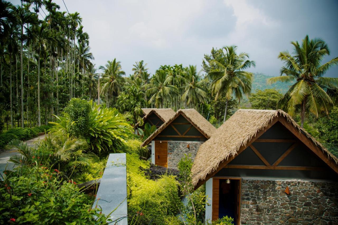 Maayaa Riverside Villa By Kpm Tripenta Attappādi Esterno foto